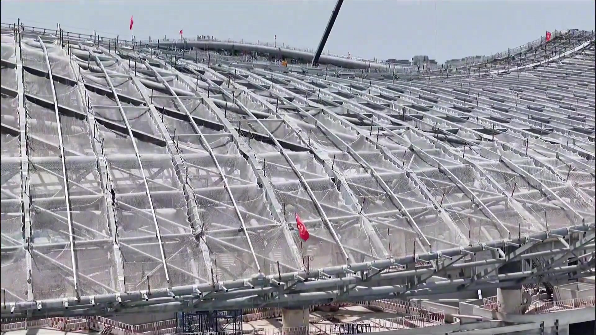 中國速度看山東可容納6萬人的黃河體育中心足球場主體全部完工