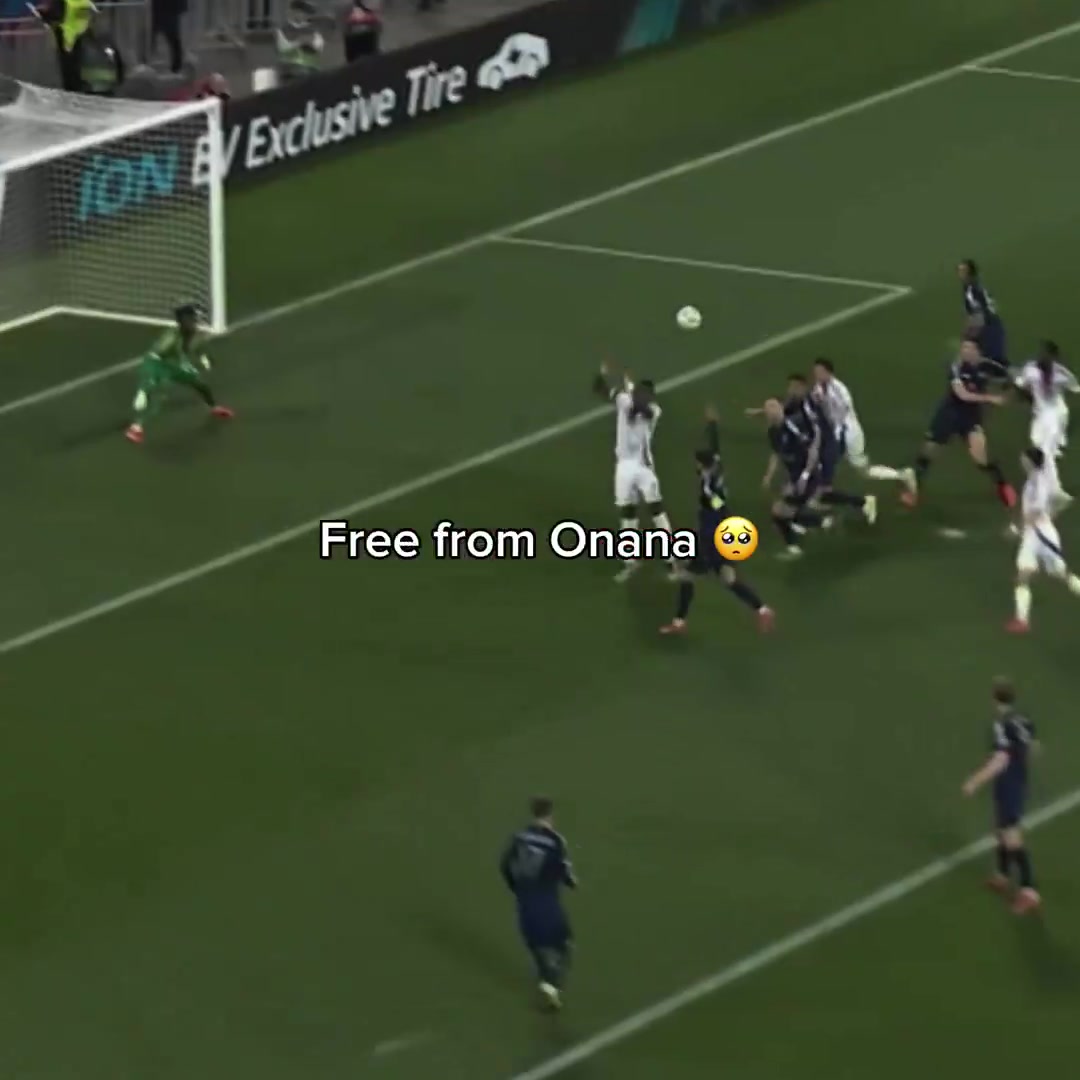 直接笑噴網(wǎng)友制作的奧納納之歌