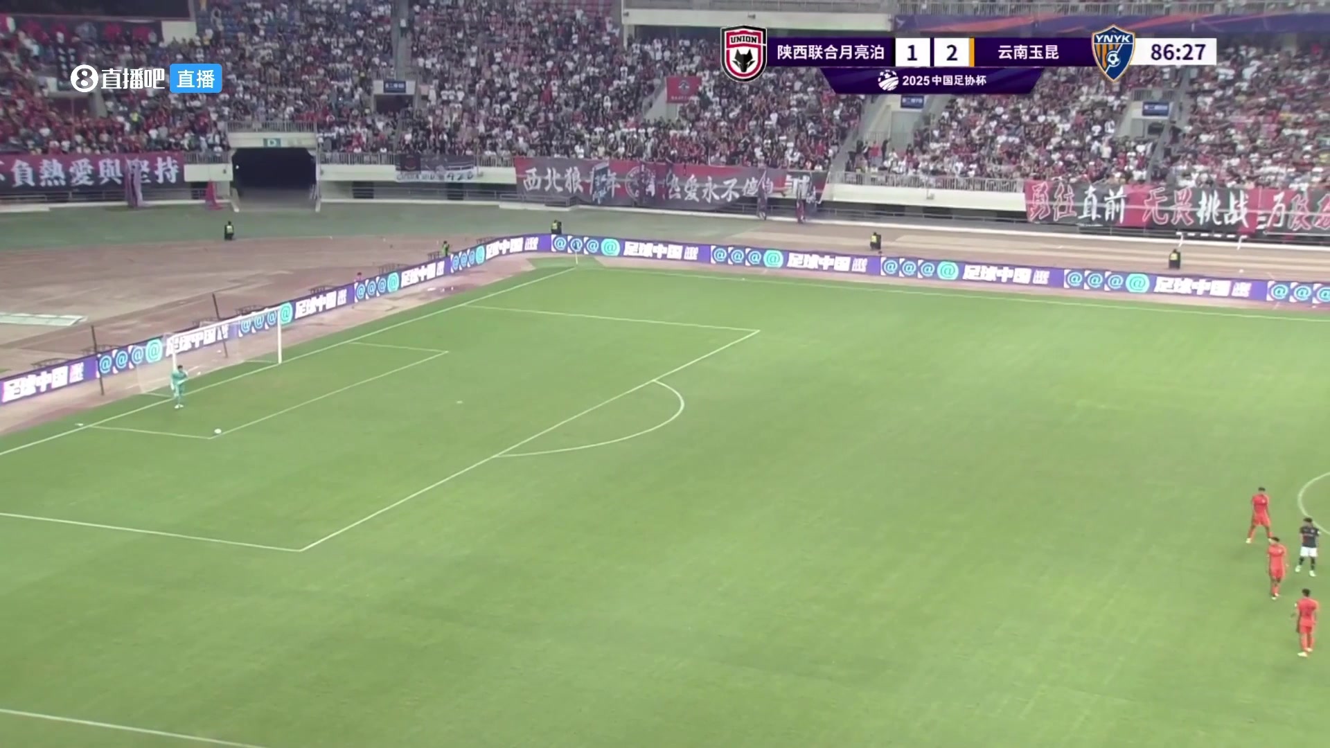 這畫(huà)面奧斯卡遭到陜西三名大漢持續(xù)緊逼無(wú)奈退守角旗桿后被斷