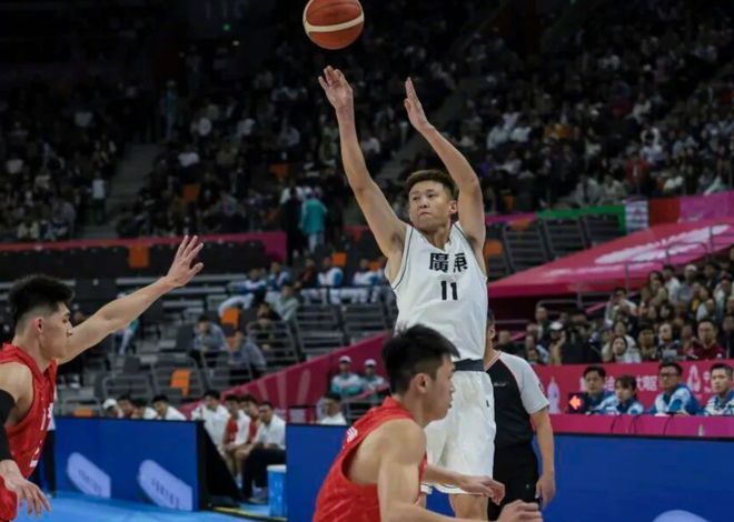 鋒線無支撐點，杜鋒不會用內(nèi)線！廣東這兩位置全運會咋辦？