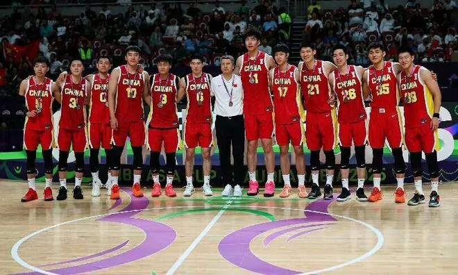 韓國(guó)公佈大名單，內(nèi)線巨人李元錫身高2米06！中國(guó)男籃比賽時(shí)間