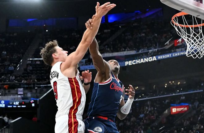 防守大閘打出瞭攻守兼?zhèn)涞谋憩F(xiàn)，但這都無法幫助快船扭轉(zhuǎn)局面？