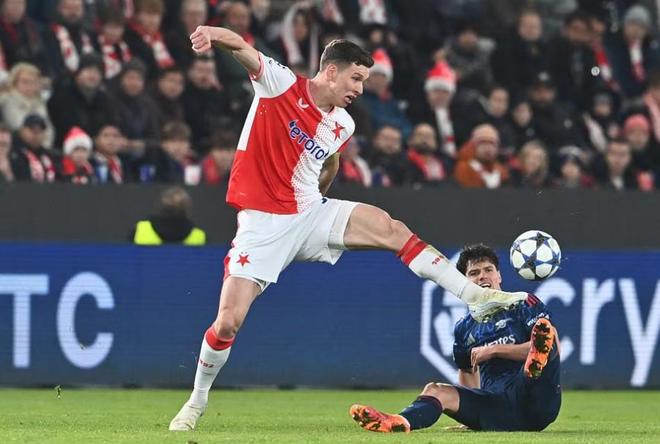 布拉格隊(duì)長(zhǎng)：下半場(chǎng)我們想踢得更具威脅，但阿森納太強(qiáng)了