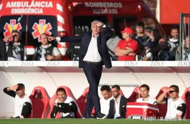 歐冠3連??！穆里尼奧遭背棄，球隊0-1落后，球迷們第76分鐘就退場