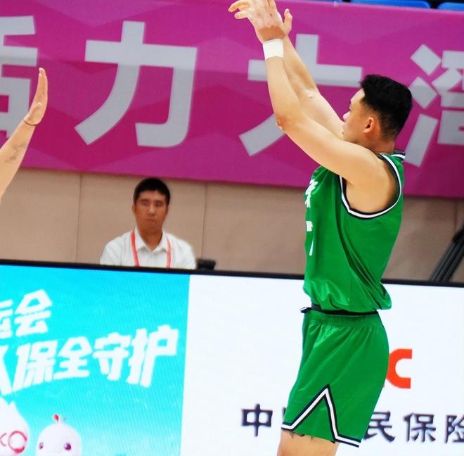 遼寧124-60中國澳門 球員評(píng)價(jià)：3人優(yōu)秀，9人及格