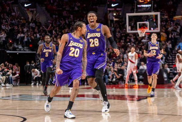 雷迪克體系初成！湖人殘陣克敵，更衣室現(xiàn)冠軍氛圍