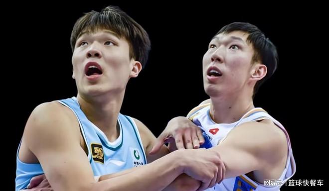 兩戰(zhàn)轟52分28板！楊瀚森看到瞭嗎：這才是男籃第一中鋒