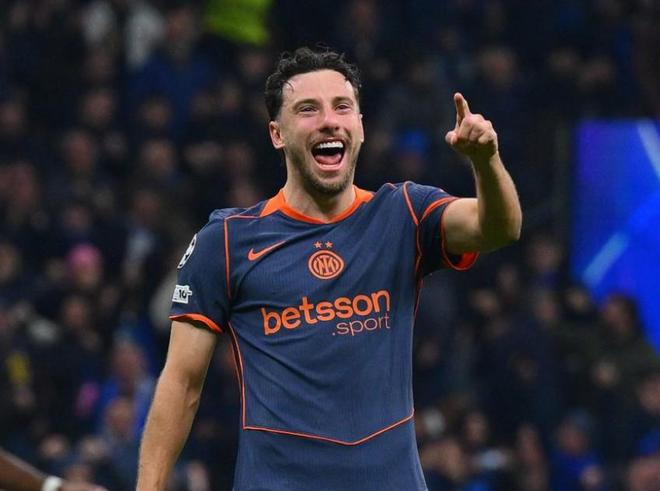 貼地?cái)刂鷩?guó)米再度領(lǐng)先，卡洛斯-奧古斯托打進(jìn)生涯歐冠處子球