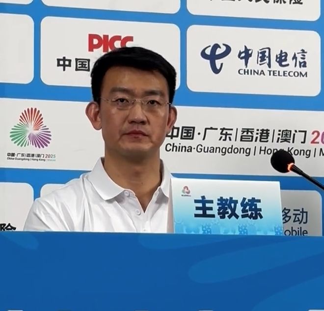 四川大勝河南采訪！王博回應(yīng)爭(zhēng)冠，胡金秋談慢節(jié)奏+與周琦搭檔！