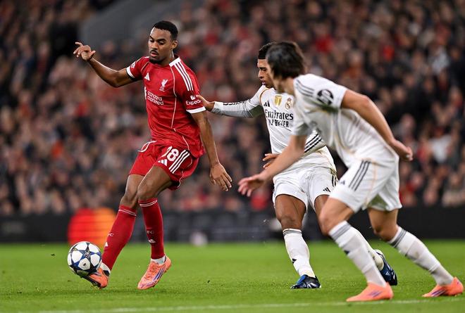 歐冠利物浦1-0送皇馬歐冠首敗，麥卡利斯特一擊制勝，薩拉赫低迷