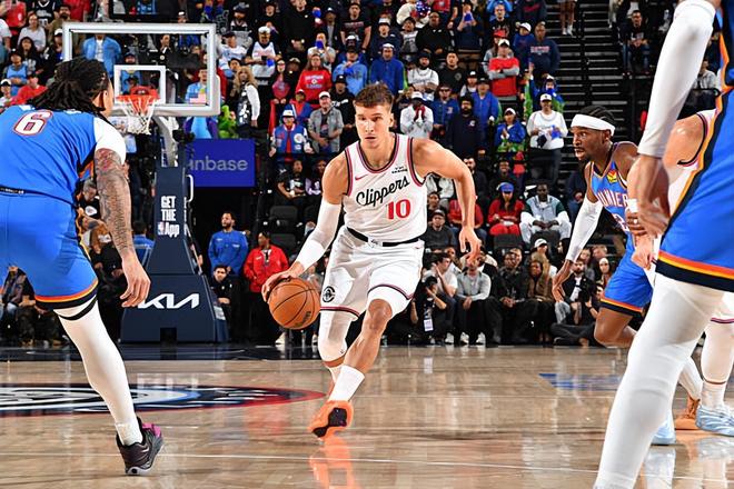 好歹手感恢復(fù)瞭一些！快船後場(chǎng)大將再差也不會(huì)比老保羅更差瞭吧？