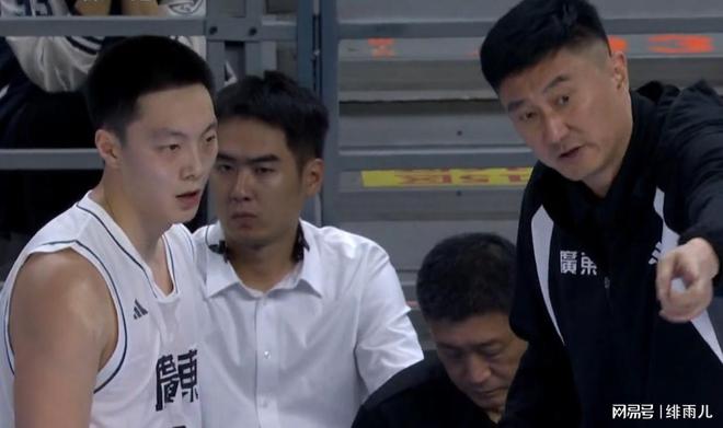 四大內(nèi)線國(guó)手被暴打！廣東勝山東難掩五號(hào)位崩塌，打不贏四川雙塔