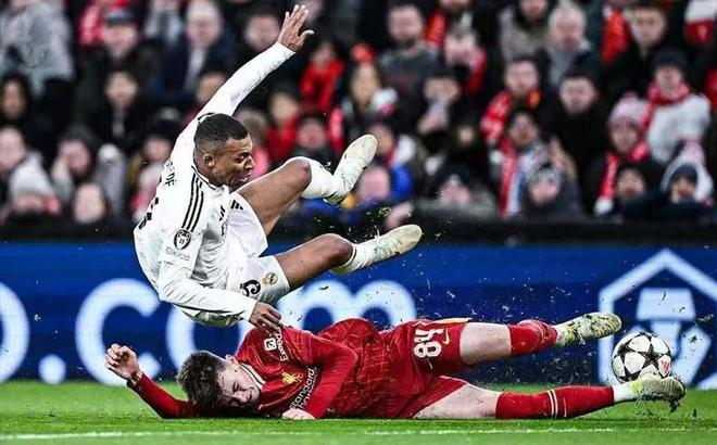 6次神撲！皇馬太狼狽，歐冠大戰(zhàn)：利物浦勢不可擋，1人成皇馬天塹