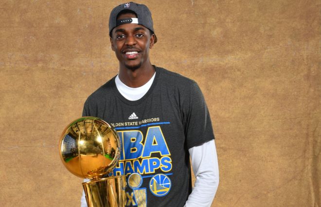 廣州男籃簽前勇士總冠軍球員賈斯汀-霍勒迪 已隨隊出戰(zhàn)NBA季前賽