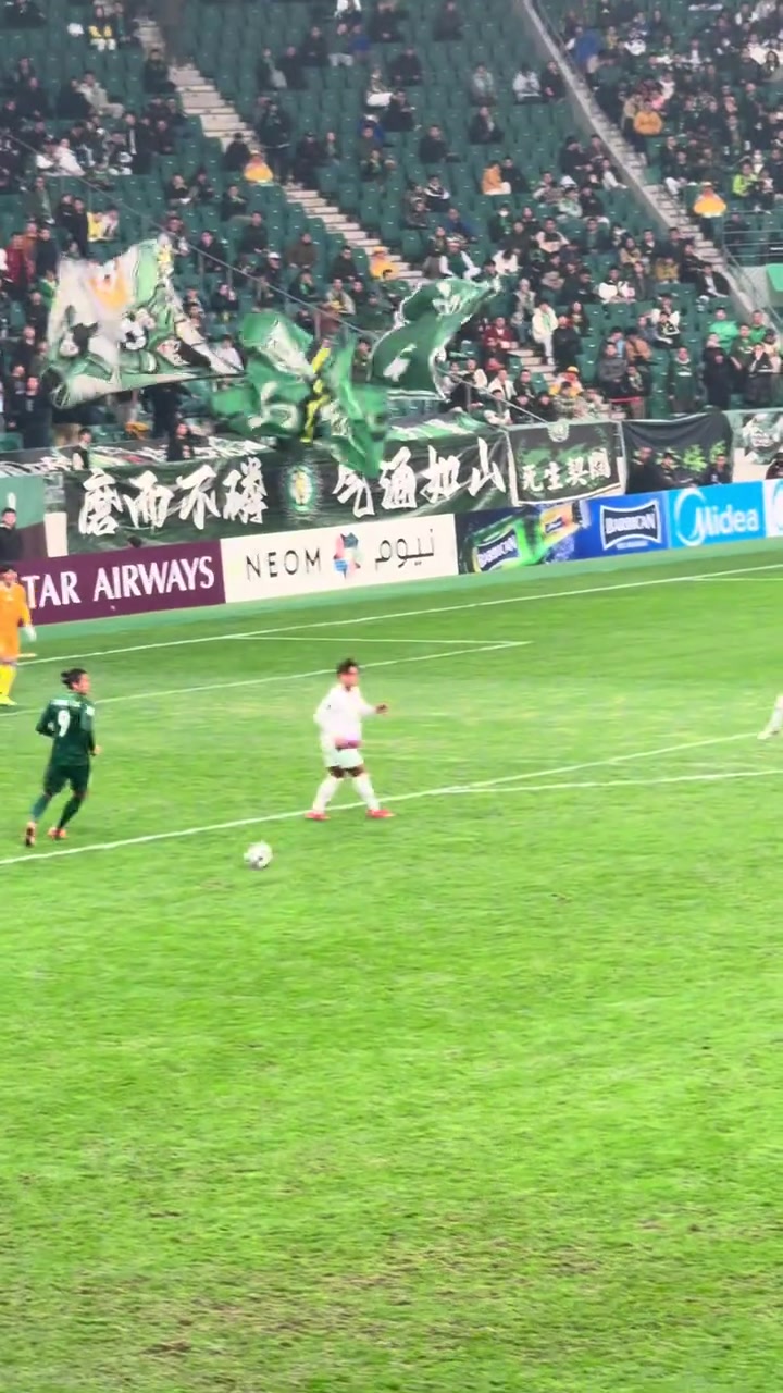 腳法控制工體實拍張玉寧禁區(qū)內(nèi)包抄右腳端射打破僵局