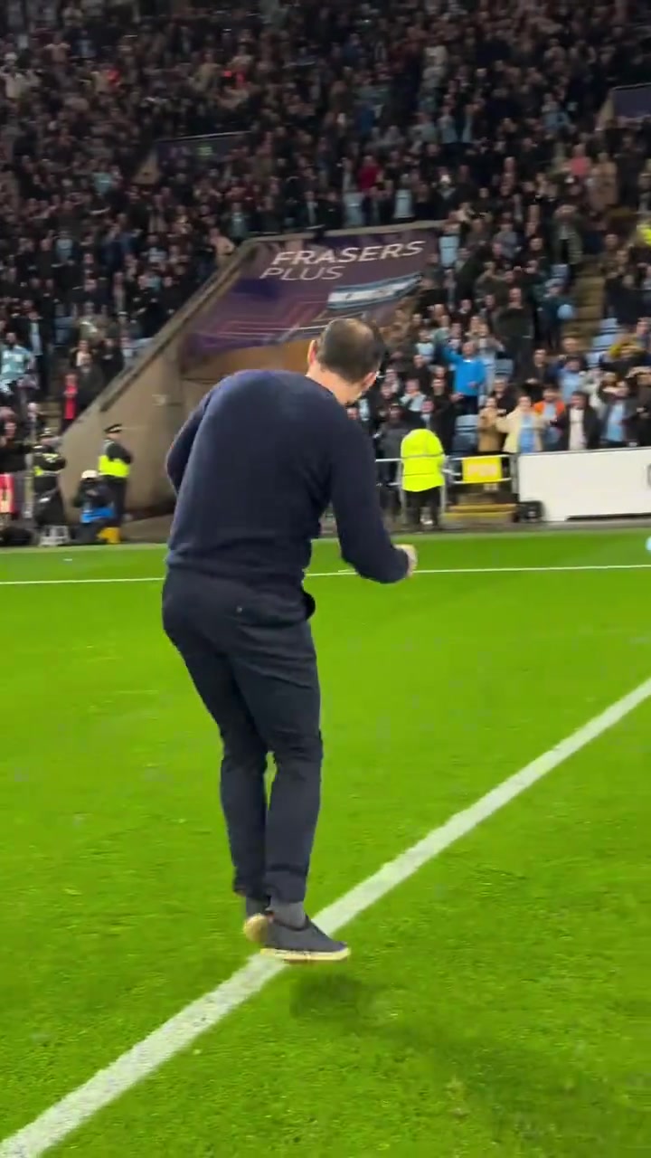 我禿了也變強了蘭帕德農(nóng)夫三拳慶祝率考文垂領(lǐng)跑英冠