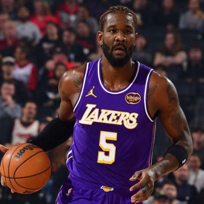 我也是狀元，艾頓13中9砍22分10板2帽0失誤力壓文班助湖人取勝