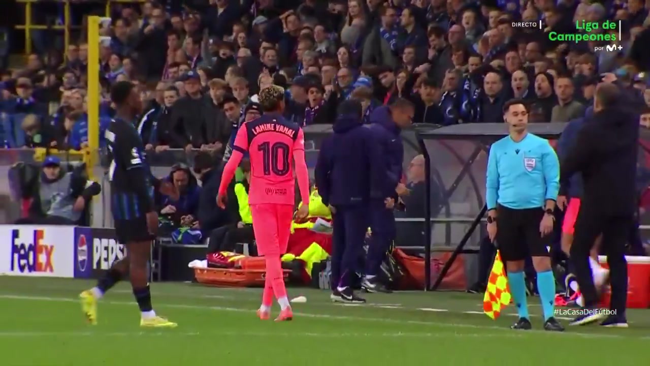 整場被布魯日球迷辱罵主隊絕殺球被吹后亞馬爾馬上給與回擊