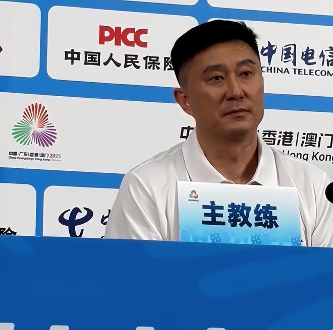 勝江蘇采訪！杜鋒發(fā)佈會壓力山大，與王睿澤一起強調(diào)耐心！