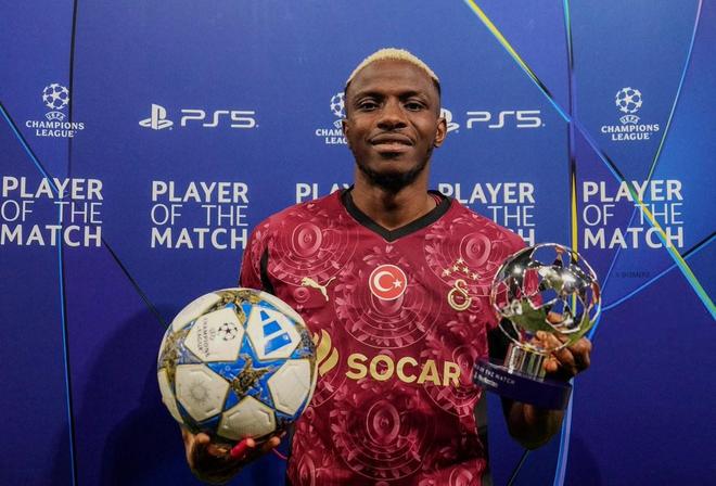 繼C羅和小盧卡斯后，奧斯梅恩是第三位歐冠對賈府戴帽的球員