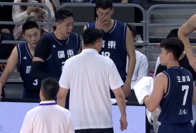 廣東隊(duì)600萬(wàn)頂薪先生！7中0得2分，球迷：分300萬(wàn)給徐傑