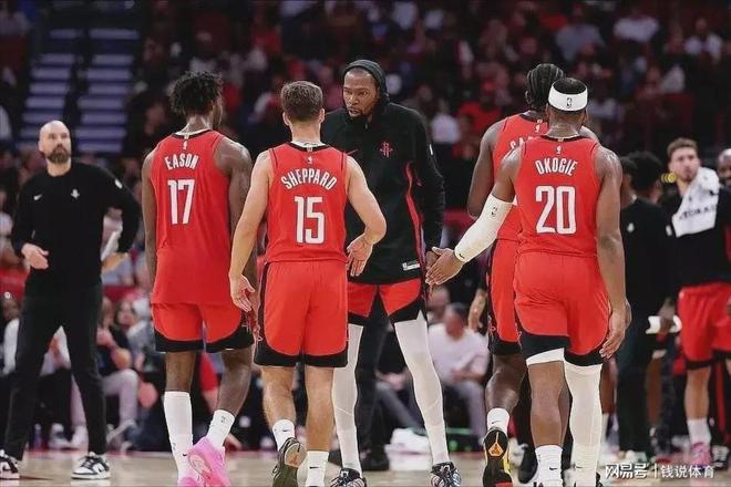 休賽期運(yùn)作最成功球隊(duì)！買斷市場簽倆超級藍(lán)領(lǐng)，殘陣殺進(jìn)西部前二