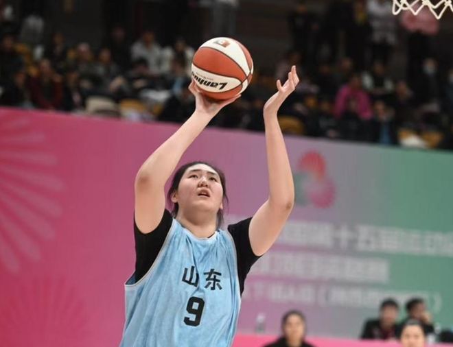 張子宇全運(yùn)會(huì)展現(xiàn)恐怖統(tǒng)治力 但速率偏慢體型顯胖仍令人憂(yōu)心