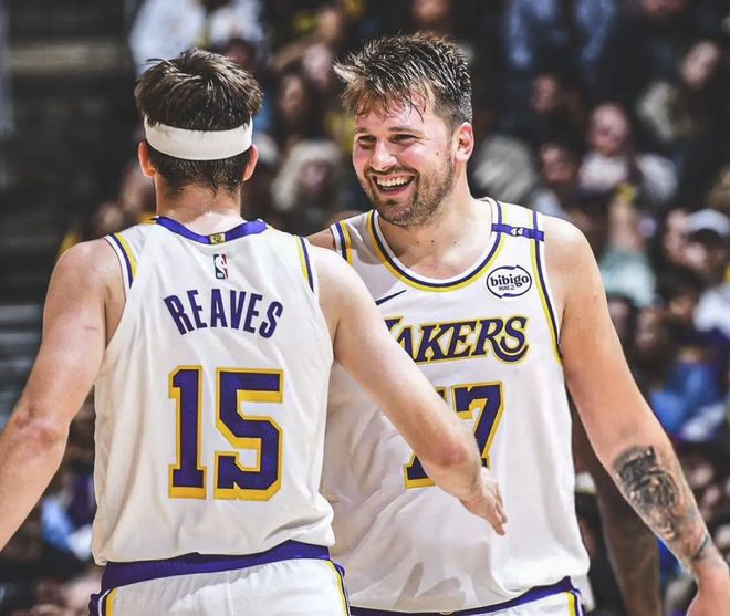 贏球概率0.01%！湖人4次落後10分以上大翻盤，三巨頭還不如兩巨頭