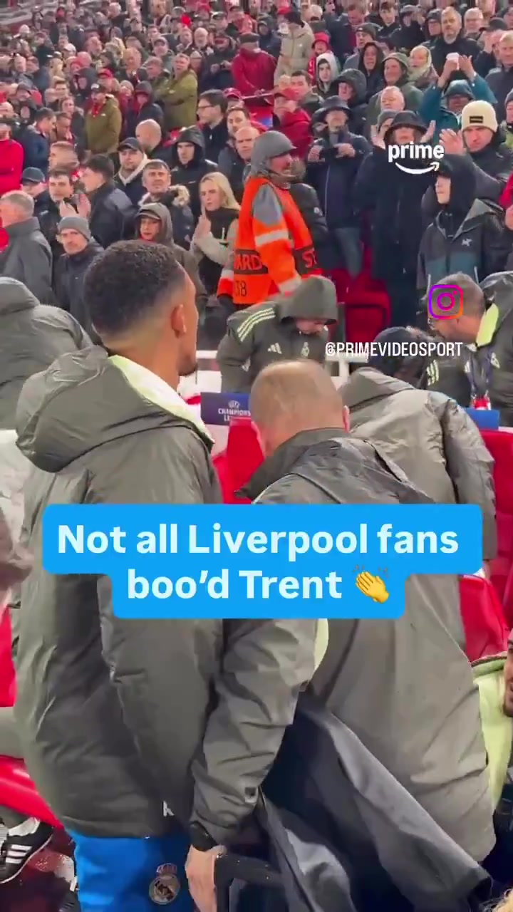 利物浦隊博主球迷為阿諾德鼓掌他毫無表示