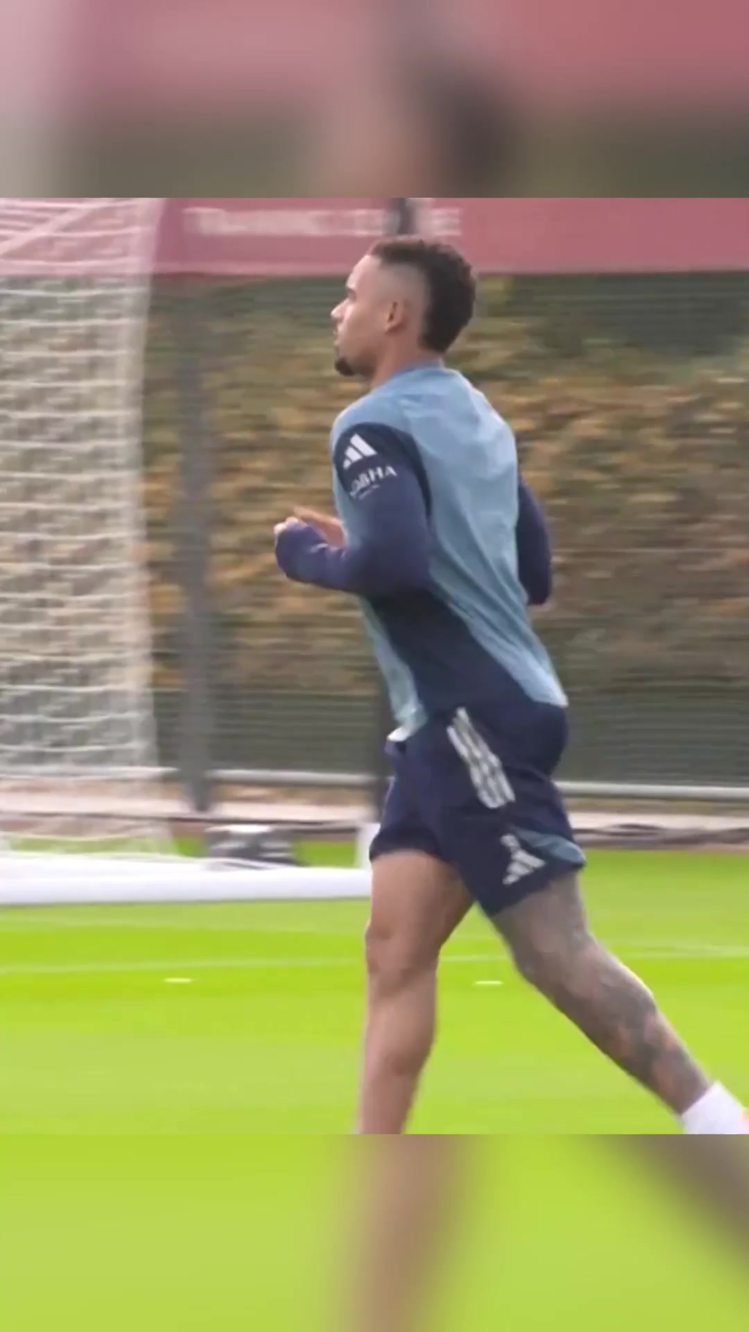 期待重返賽場(chǎng)熱蘇斯傷愈歸來參加球隊(duì)訓(xùn)練