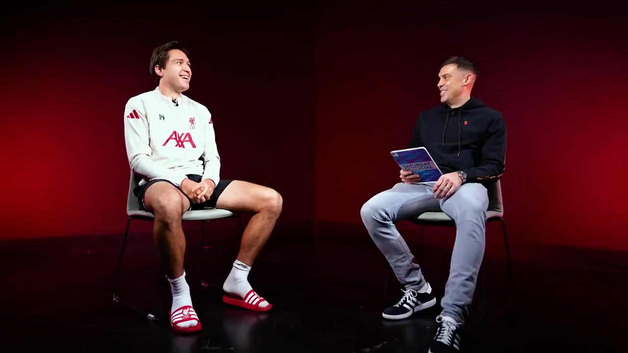 基耶薩生涯面對(duì)的最好球員是梅西他是史上最偉大球員